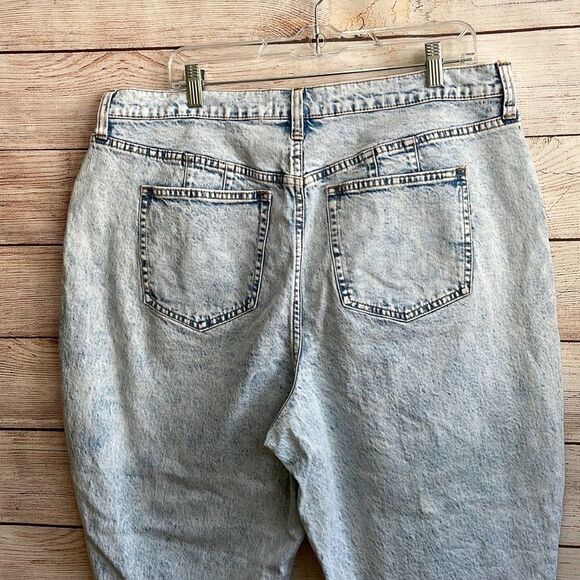 WE THE FREE CURVY JEANS - Picture 7 of 8